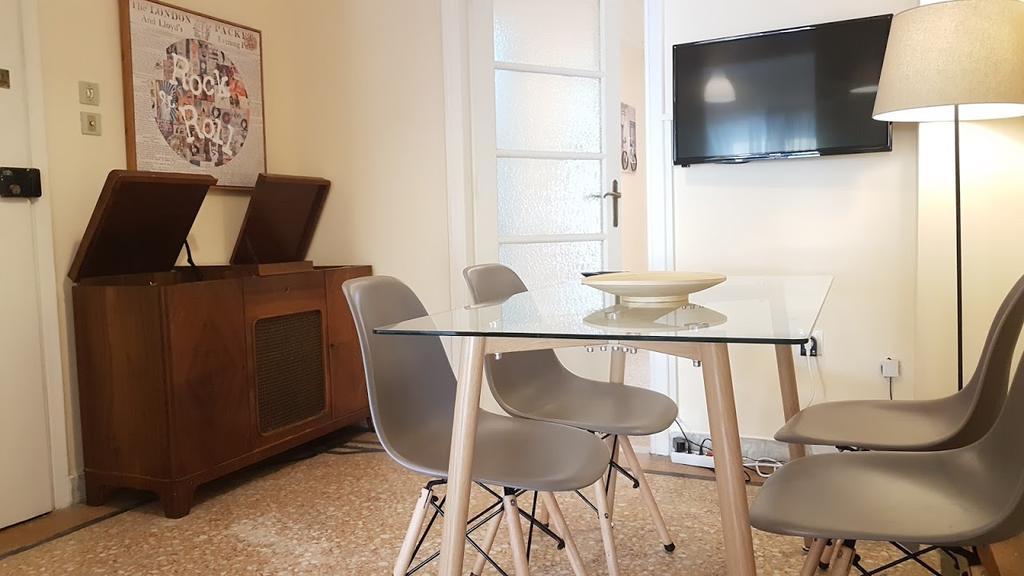 Errathens Vanilla Apartment - Athens Center Екстериор снимка